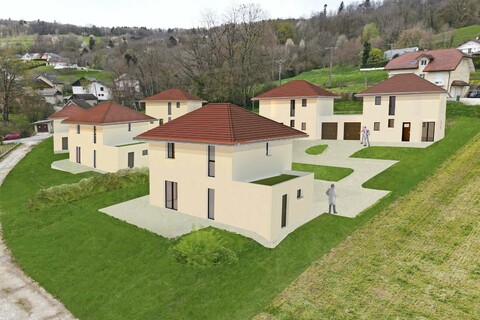 4 maisons individuelles et 2 maisons jumelées par le garage